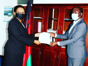 Malawians Meet with Minister Tembo